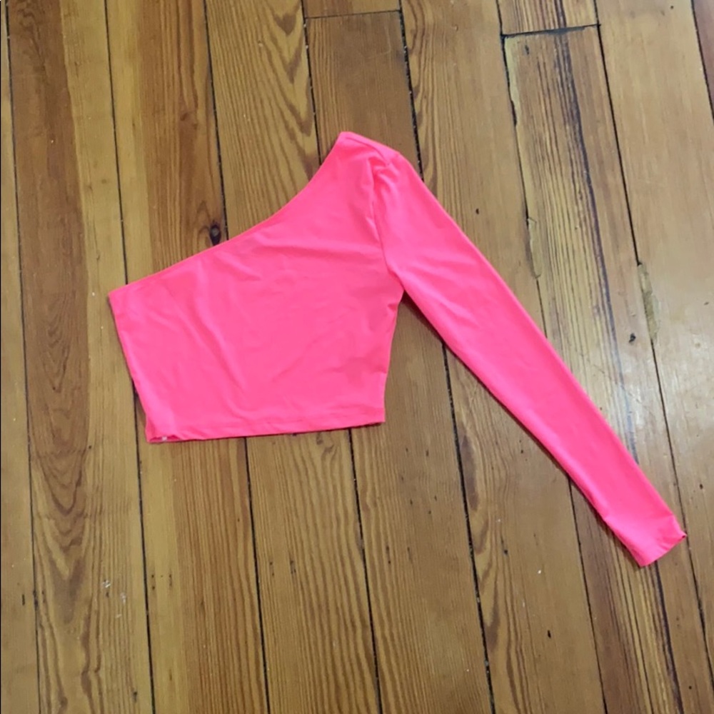 cute one shoulder longsleeve top.